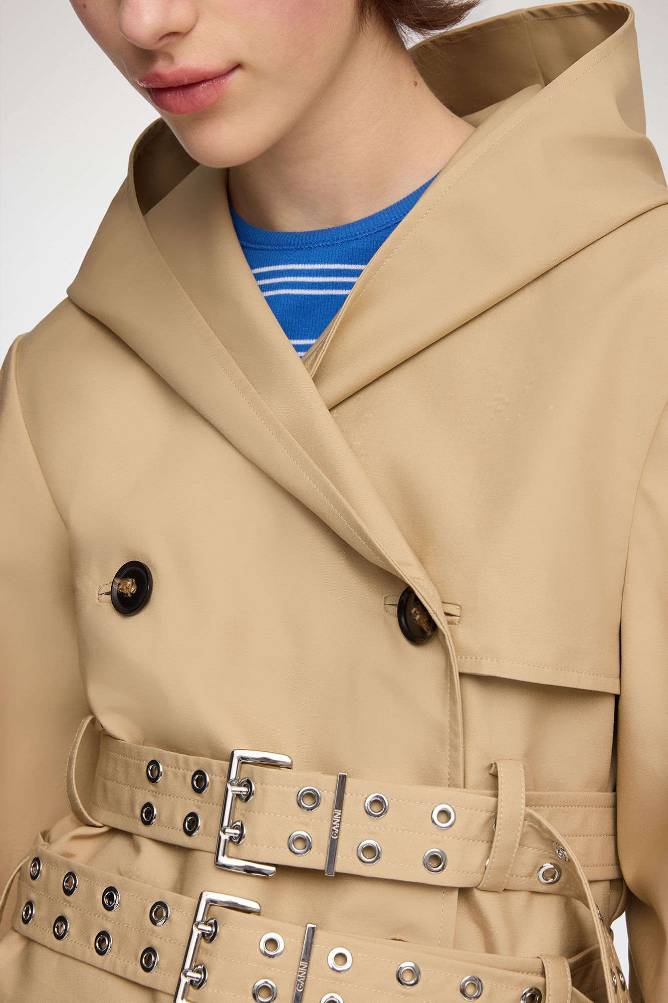 Trenchjakke i dobbel bomull, Organic Cotton, in colour Warm Sand - 4 - GANNI