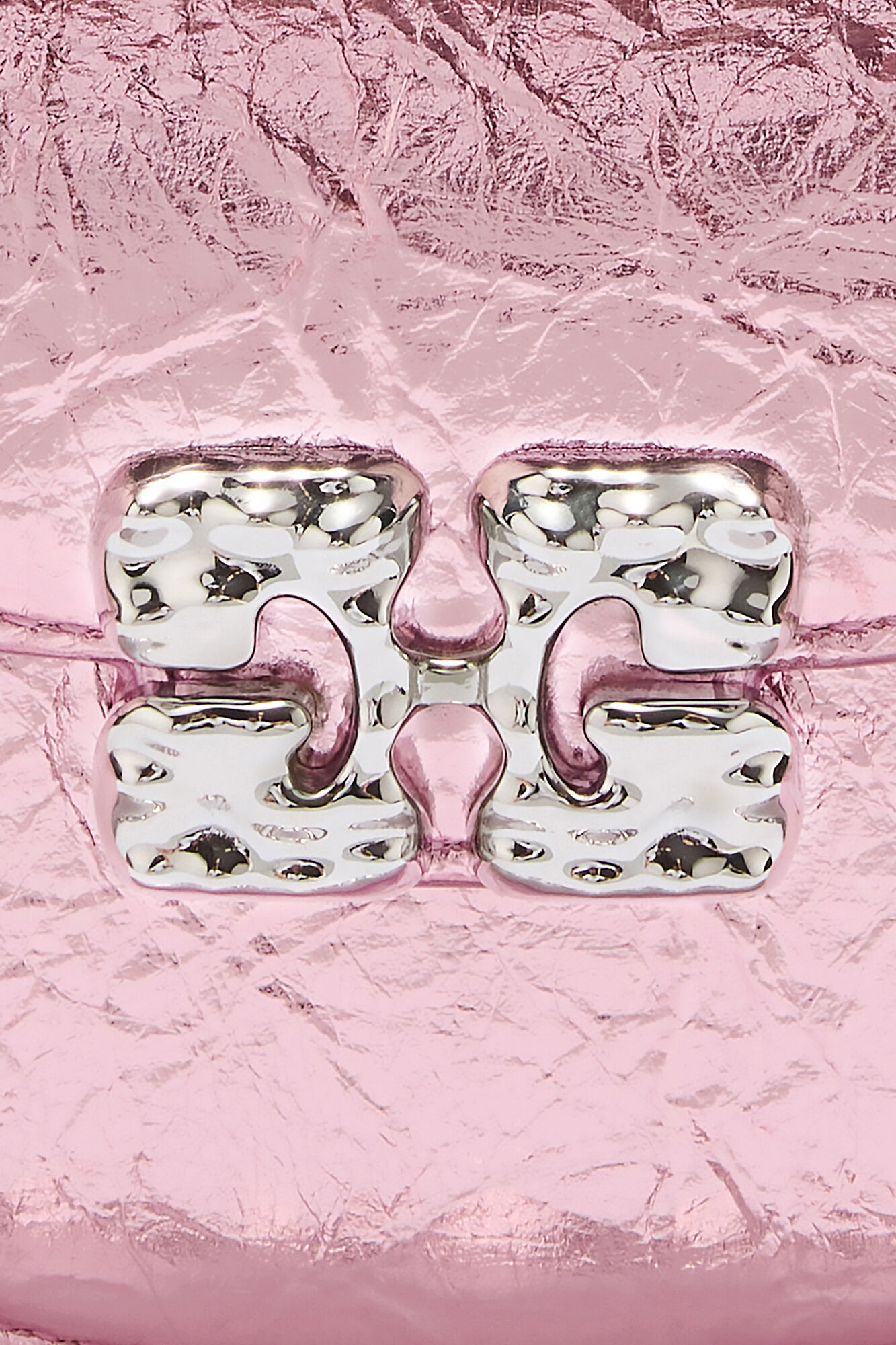 Lulu Wallet On Chain in Metallic, Polyurethane, in colour Silver Pink - 3 - GANNI