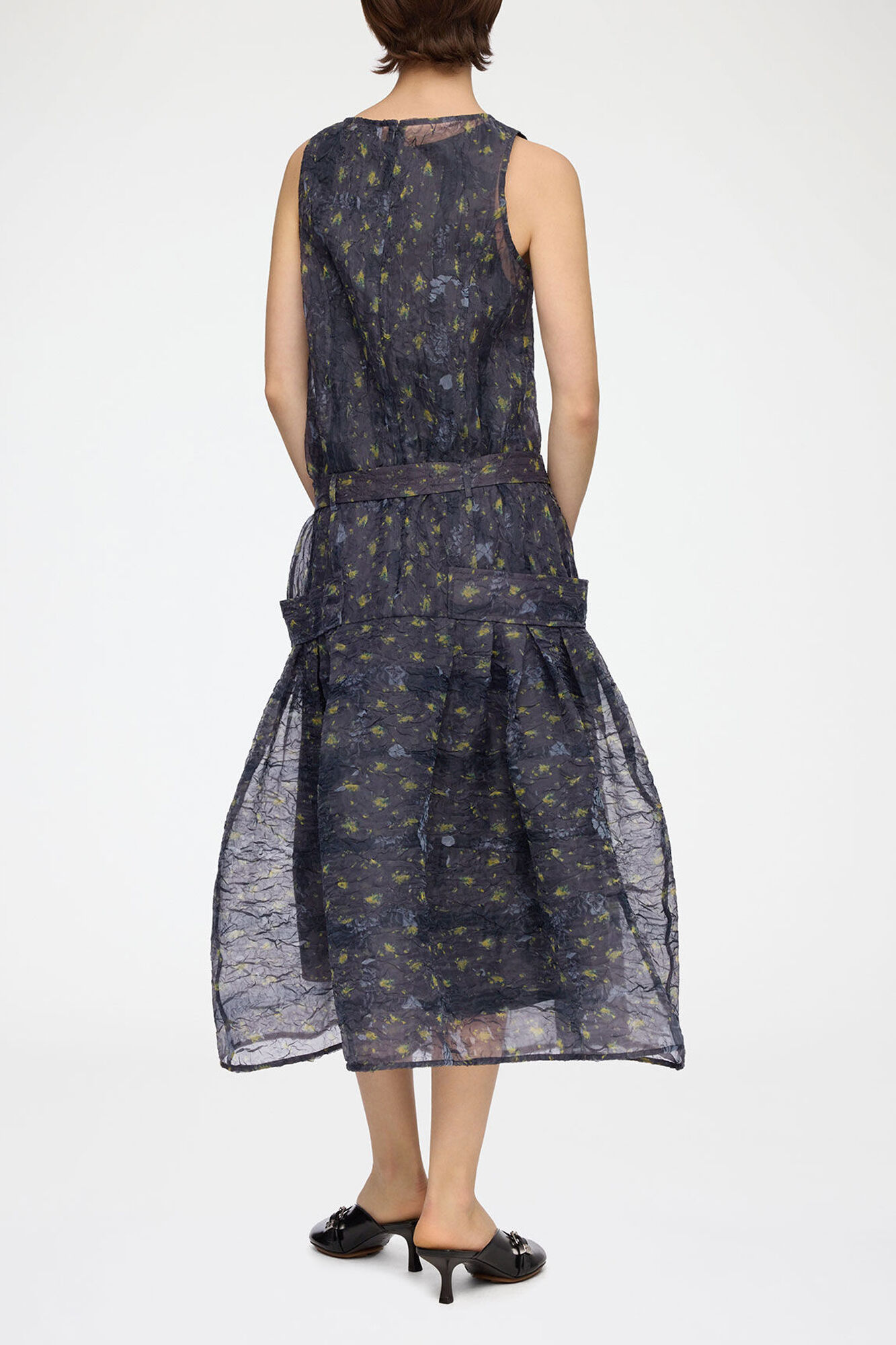 Robe en organza Shibori, Recycled Polyester, in colour Black Sand - 2 - GANNI