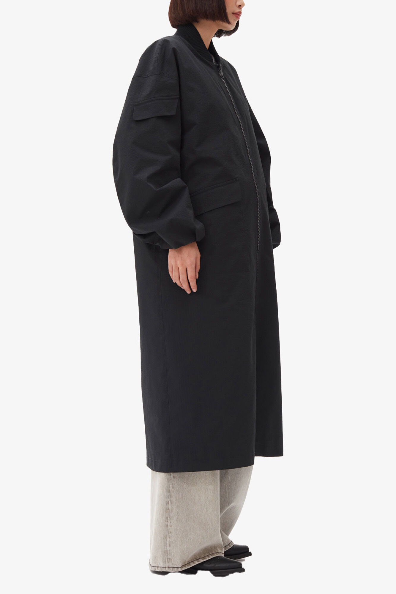 Svart, overdimensjonert teknisk skallk&aring;pe i kretong, Recycled Polyester, in colour Black - 3 - GANNI