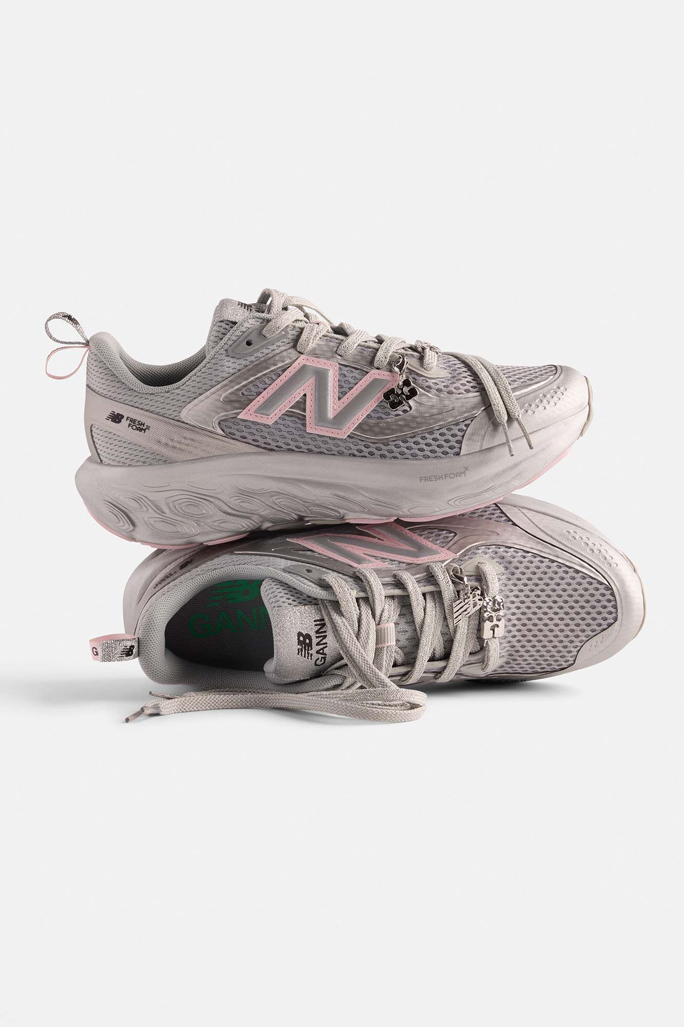 Baskets GANNI x New Balance FFT argent&eacute;es et roses, Recycled Polyester, in colour Silver Pink - 6 - GANNI