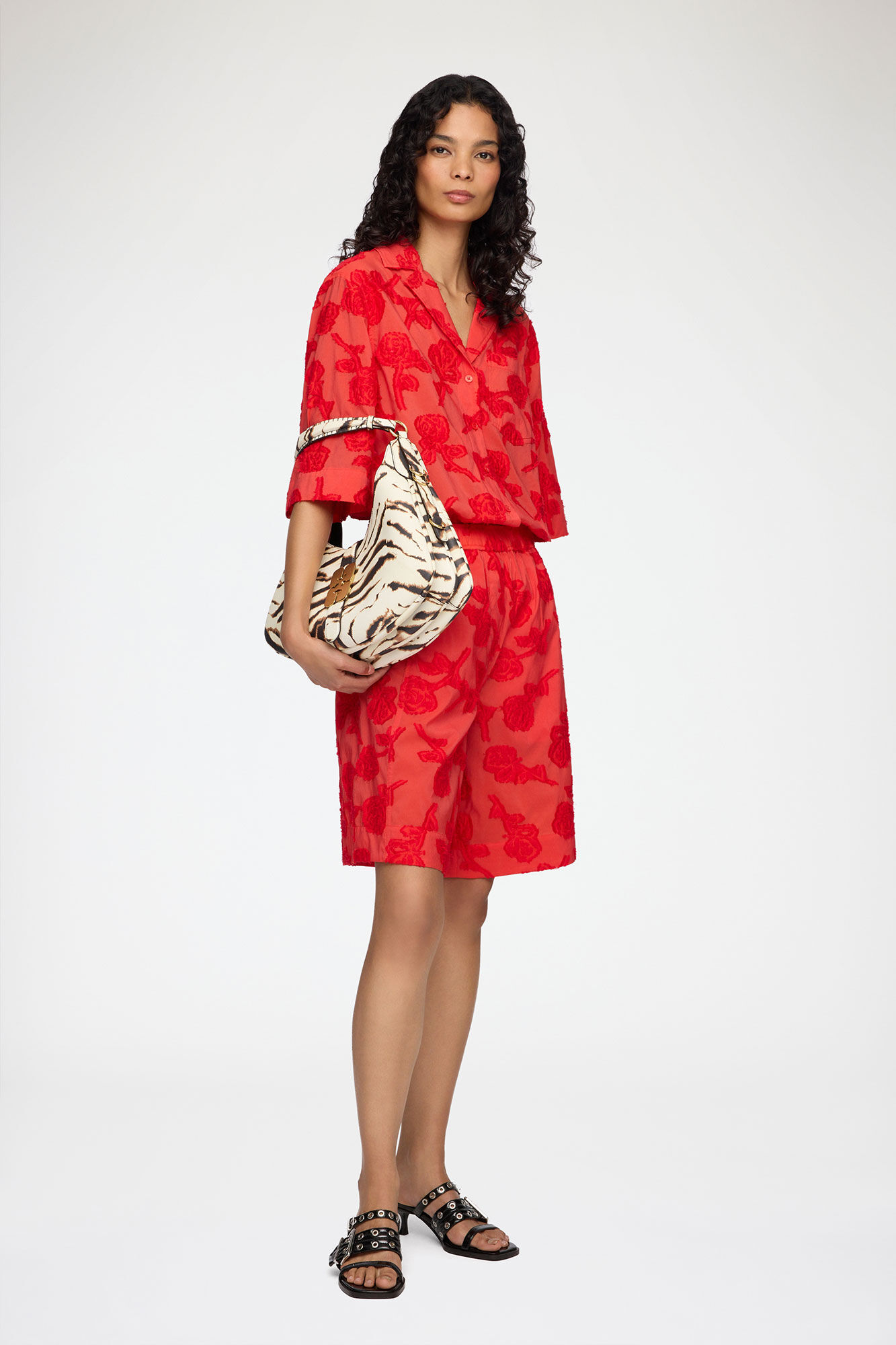 Short en fil coup&eacute; rouge, Recycled Cotton, in colour Fiery Red - 1 - GANNI