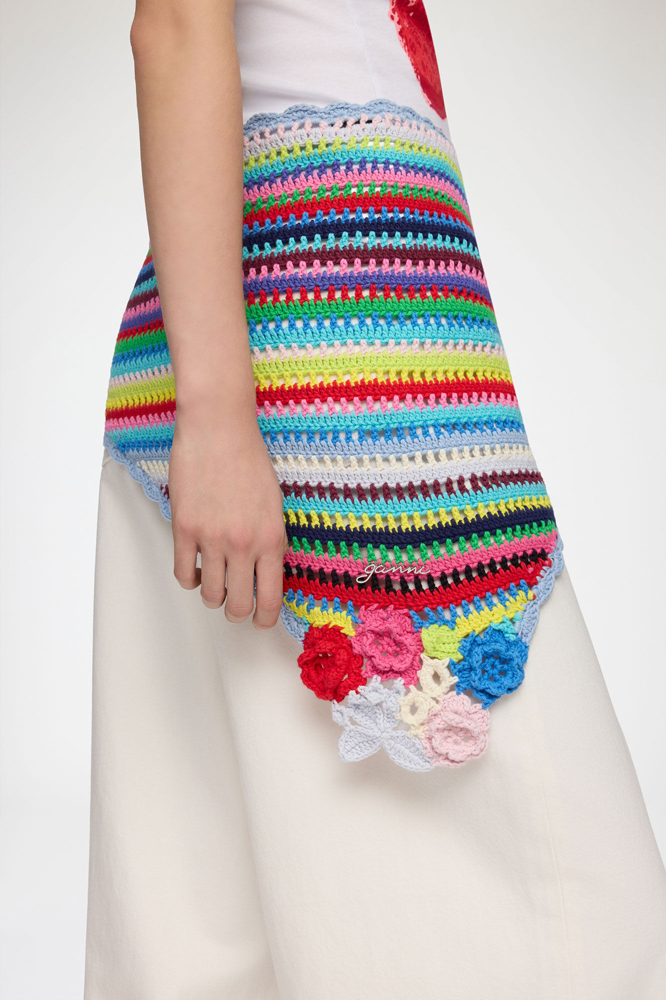 Scarf in Striped Crochet, Organic Cotton, in colour Multicolour - 3 - GANNI