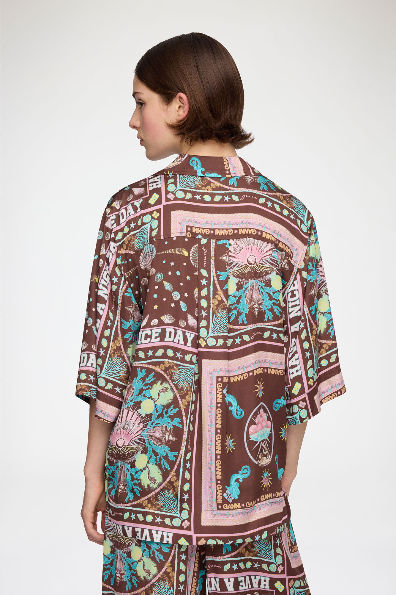 Chemise en serg&eacute; imprim&eacute;, Viscose, in colour Chicory Coffee - 3 - GANNI