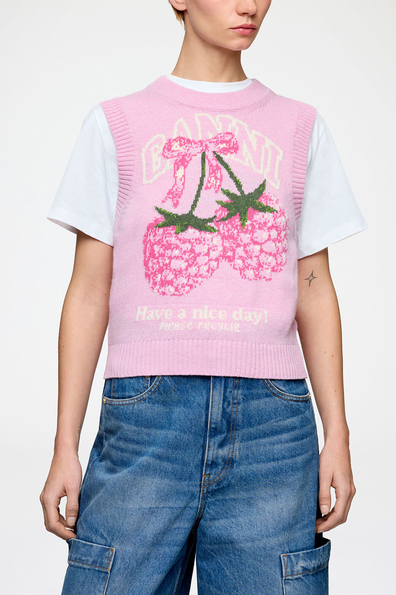 Vest in Graphic Wool, Wool, in colour Chalk Pink - 2 - GANNI
