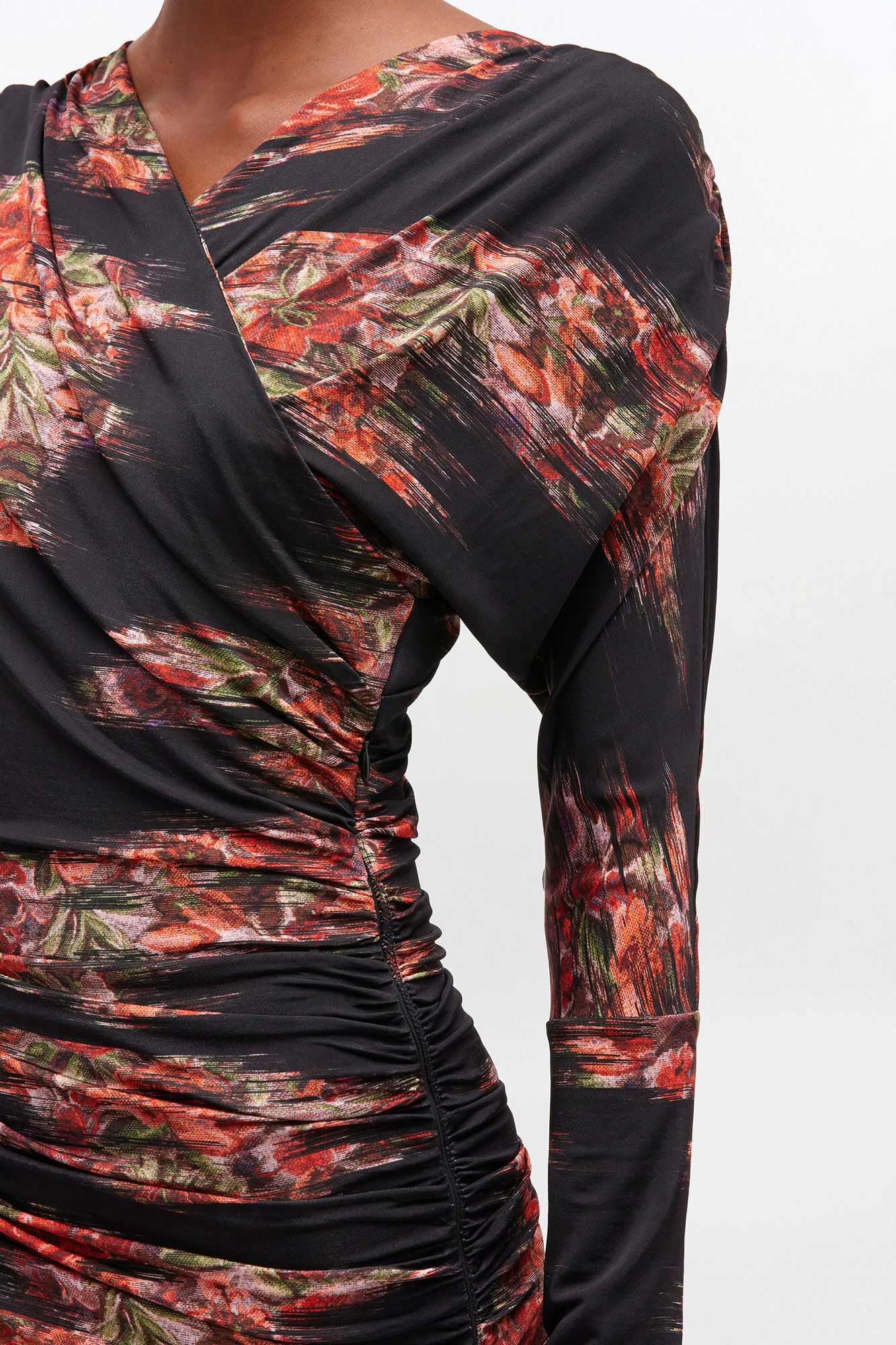 Robe fronc&eacute;e &agrave; fleurs, Viscose, in colour Black - 1 - GANNI