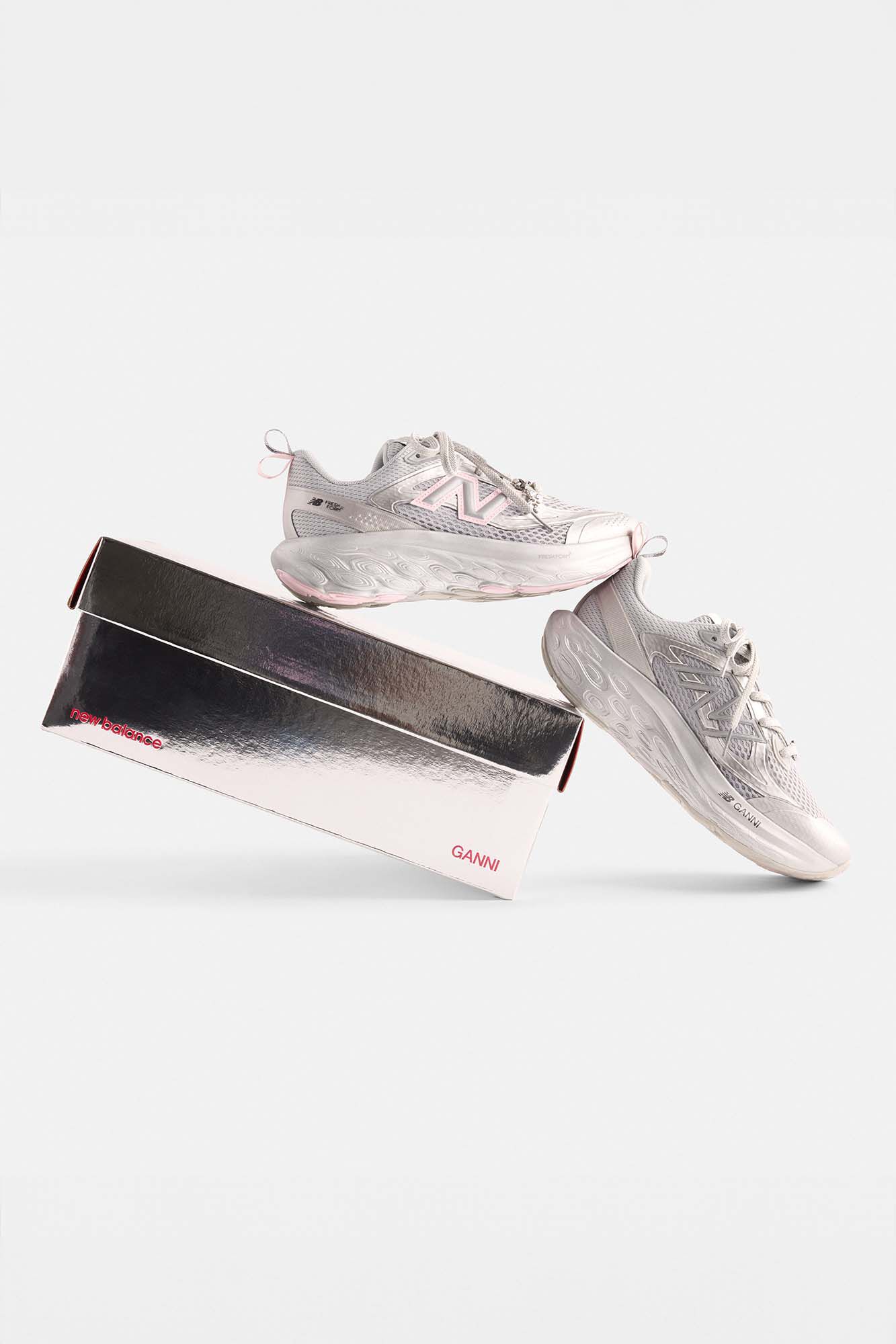 Baskets GANNI x New Balance FFT argent&eacute;es et roses, Recycled Polyester, in colour Silver Pink - 5 - GANNI