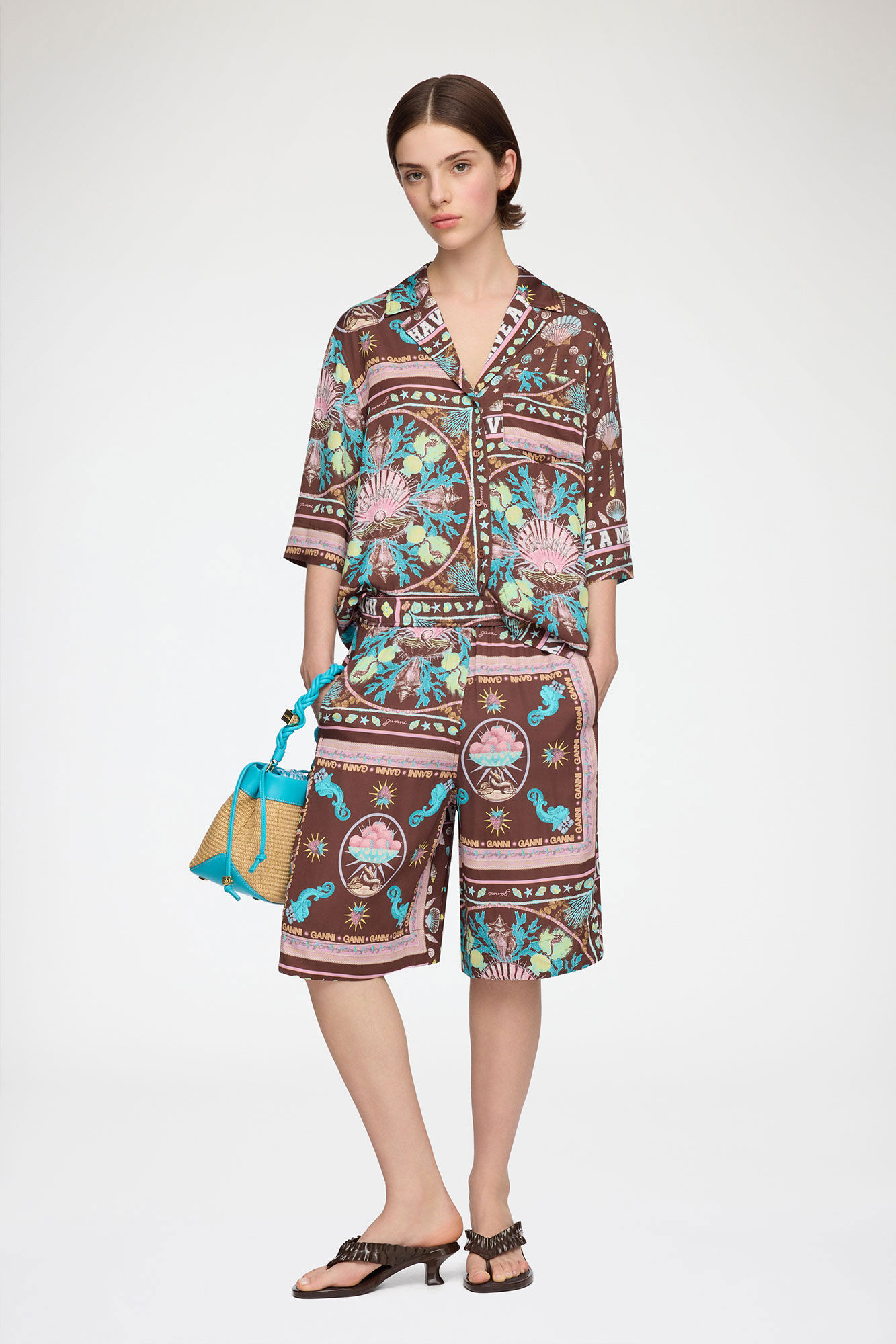 Chemise en serg&eacute; imprim&eacute;, Viscose, in colour Chicory Coffee - 2 - GANNI